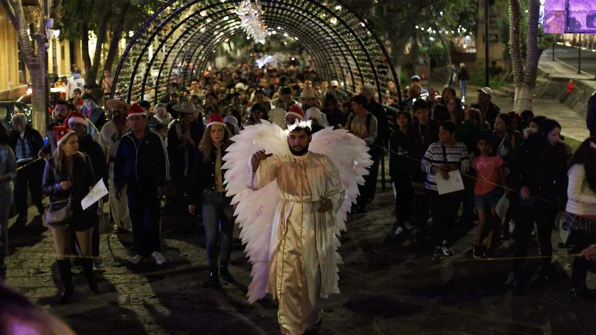 Personas en posada navidela